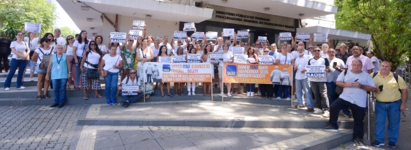 Trabalhadores protestaram contra os valores absurdos cobrados no plano de saúde dos aposentados pelo Itaú, durante a audiência pública no MPT, no Rio. O banco manteve a intransigência e não apresentou nenhuma proposta 