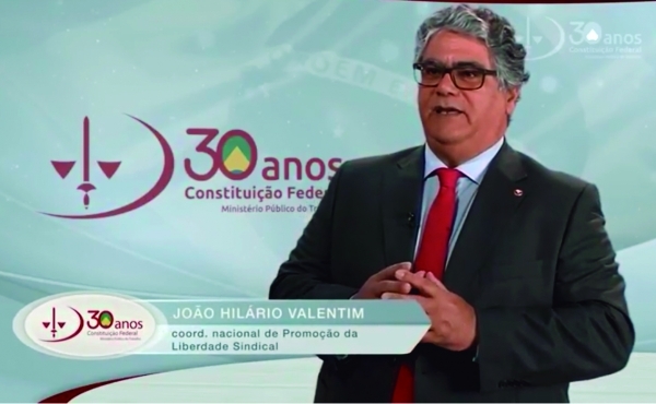 O procurador do MPT, João Hilário Valentim (D) disse que a proposta do governo Bolsonaro vai gerar caos jurídico e social