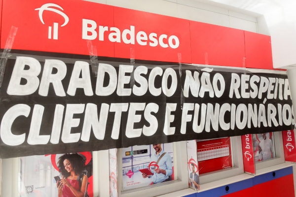 Sindicato ampliará protestos contra assédio e demissões. Foto: Nando Neves.