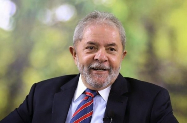 Defesa recorre ao STF para evitar transferência que coloca vida de Lula em risco