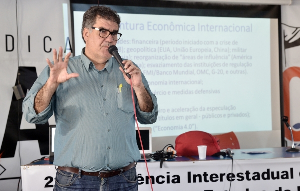 Adhemar Mineiro, economista do Dieese, faz análise sobre a economia brasileira: política econômica leva ao acirramento da recessão