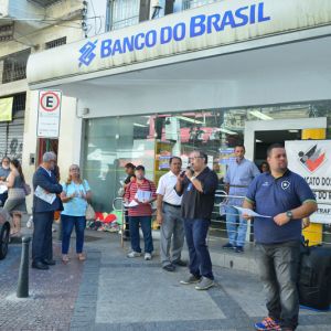 Ato contra o desmonte do Banco do Brasil agência Meier