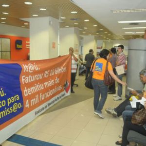 Campanha contra demissões no Itaú