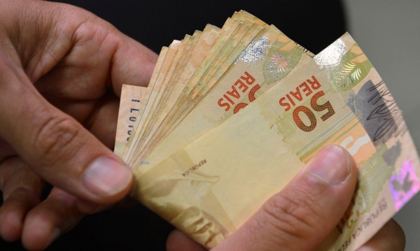 Aumento real previsto na CCT bancária injetará R$ 10,9 bi na economia