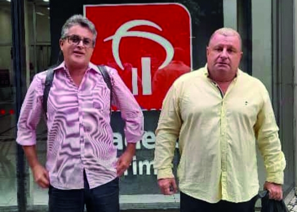 Marcelo Rodrigues e Sérgio Menezes confirmaram as denúncias dos funcionários da agência Visconde de Pirajá, em Ipanema: bancários não têm tempo sequer para almoçar
