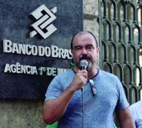 O diretor do Sindicato dos Bancários do Rio, José Henrique, criticou as declarações do presidente do BB: “estão preocupados com a reeleição de Bolsonaro e não com a vida das pessoas”