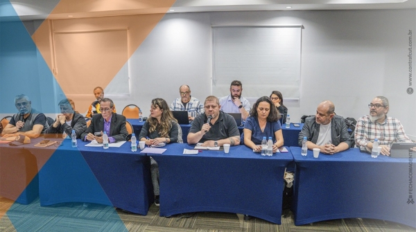 Negociação anterior, em 15 de julho, entre a CEE e a Caixa. Foto cedida pela Contraf-CUT.