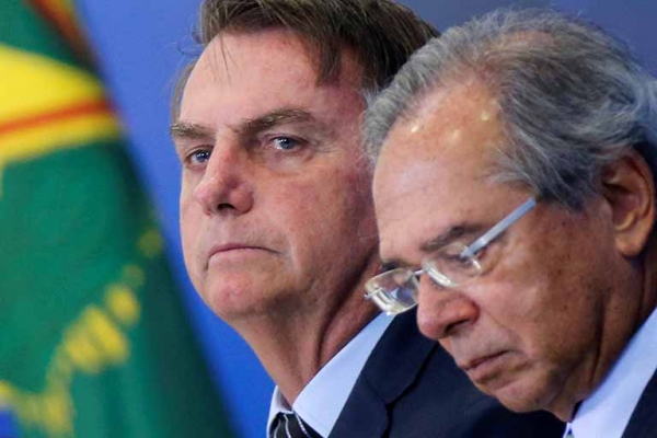 Bolsonaro e Paulo Guedes, juntos com os ricos