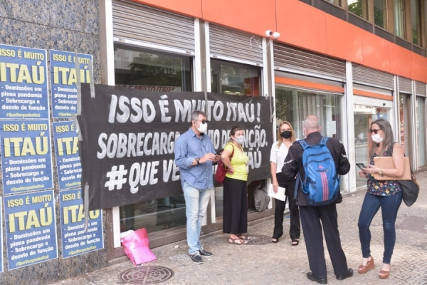 O Sindicato vai intensificar, em 2024, os protestos contra o fechamento de agências, demissões e adoecimento em função das metas no Itaú