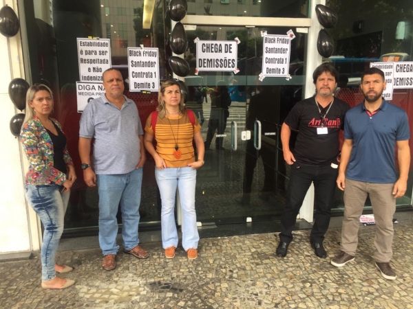 Atos e paralisações contra demissões no Santander