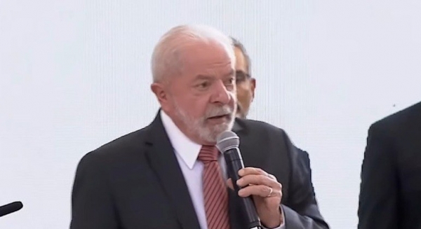 Lula quer definir com sindicatos valorização do salário mínimo e mais direitos