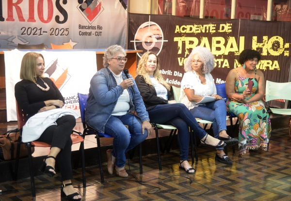 O Sindicato promoveu a Plenária Sindical que não apenas debateu, mas também propôs iniciativas no combate ao adoecimento do trabalhador brasileiro