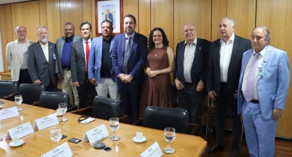 Os dirigentes das centrais sindicais foram recebidos pelo novo ministro Guilherme Boulos, em Brasília 