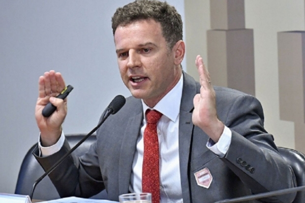 Eduardo Moreira critica a insensibilidade dos bancos nas negociações com os bancários e prestou solidariedade à campanha nacional da categoria