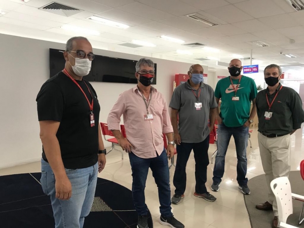 Dirigentes sindicais percorreram agências no Jardim Botânico e receberam o apoio de toda a categoria
