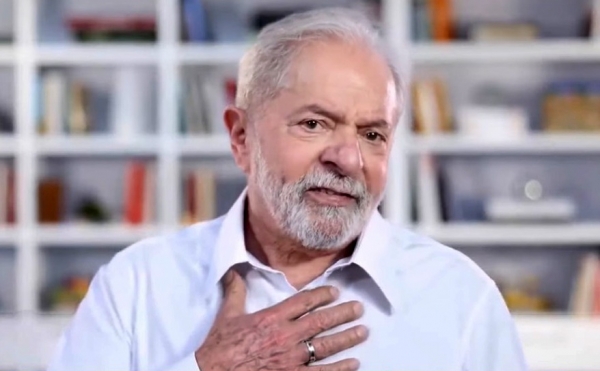 PREOCUPAÇÃO COM O DESEMPREGO - Lula criticou o fechamento de agências, a redução de crédito e a extinção dos empregos