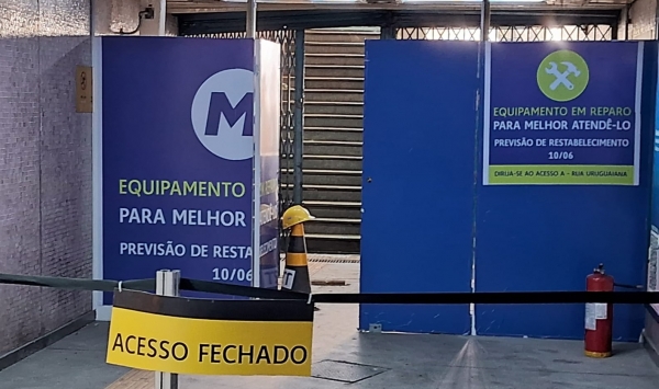 Acesso &agrave; Presidente Vargas da esta&ccedil;&atilde;o Uruguaiana: popula&ccedil;&atilde;o reclama que fica mais tempo interditado do que liberado para os passageiros