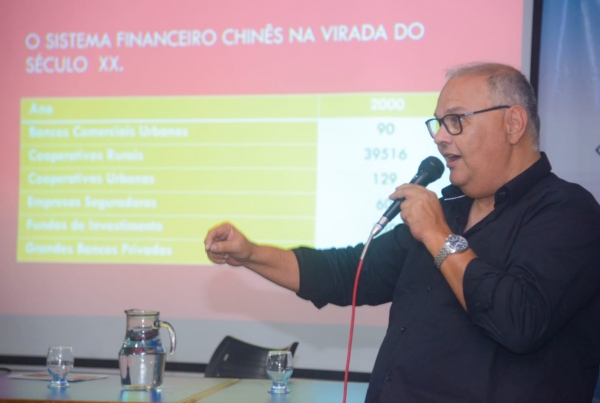 Marcello Azevedo lançou seu livro &quot;As Finanças do Dragão&quot;, sobre as peculiaridades do sistema financeiro chinês 