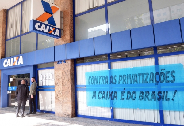 O Sindicato convoca os empregados da Caixa para fortalecer a  luta contra o desmonte e projeto privatista dos bancos  públicos e pelos direitos dos bancários