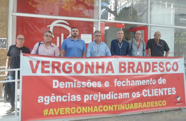 O Sindicato vai continuar protestando contra a extinção de agências, as demissões e o adoecimento de bancários 