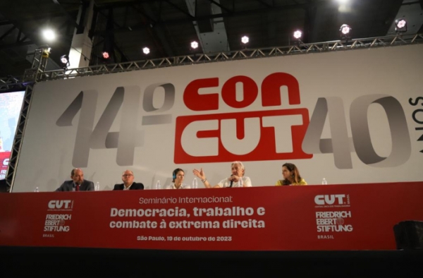 Mesa do Congresso da CUT sobre parceria Brasil-EUA pelos direitos dos trabalhadores