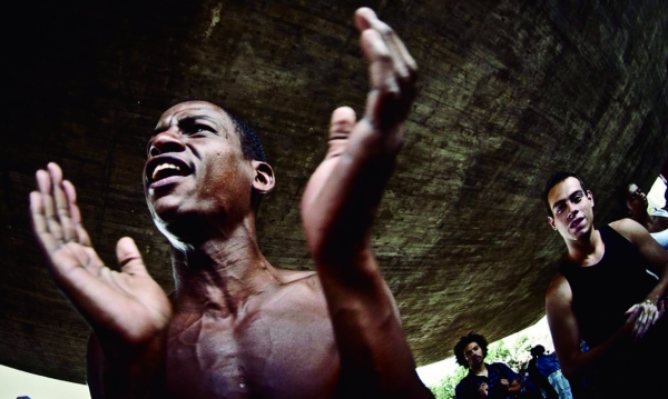 Jovens negros: discriminação no mercado de trabalho  e maiores vítimas de ações policiais nas favelas e periferias 