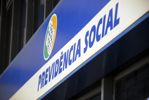 A PEC apresentada pelo governo Bolsonaro não é uma reforma, mas um ajuste fiscal que põe fim à Previdência Social e ao direito à aposentadoria