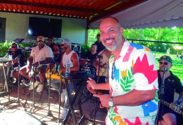  O diretor da Secretaria de Cultura do Sindicato, Gilberto leal, comemorou o sucesso da Roda de Samba, na Sede Camepstre