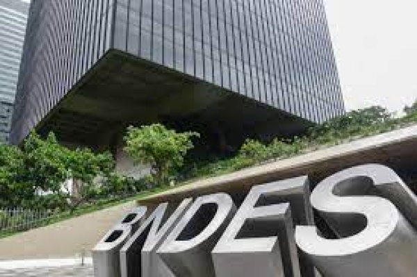 BNDES apresenta duas propostas sobre jornada, mas não trata do teletrabalho no pós-pandemia