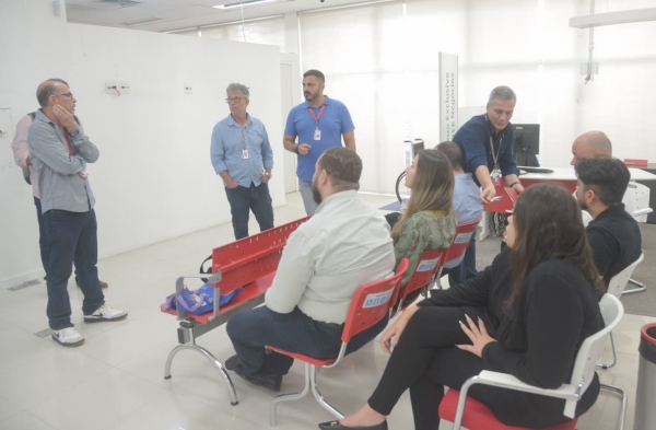 O Sindicato em mais uma atividade no Bradesco em defesa do emprego e dos direitos dos bancários: conquistas são fruto da organização sindical e da unidade da categoria