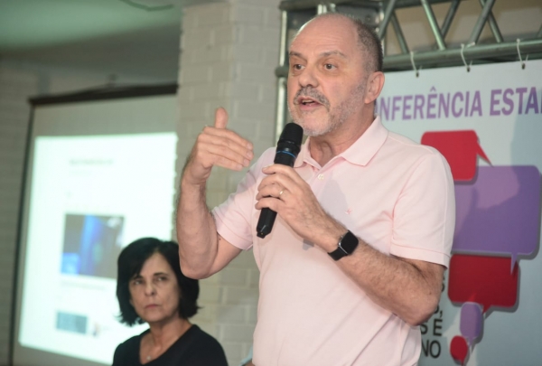 O sociólogo Clemente Ganz defende que é preciso fortalecer a representação dos trabalhadores e defendeu a unicidade sindical