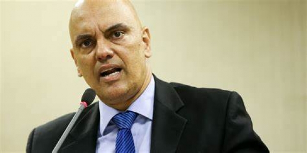 O ministro do TSE Alexandre de Moraes disse ter recebido com satisfação o relatório das Forças Armadas que atesta não haver fraude nas urnas eletrônicas