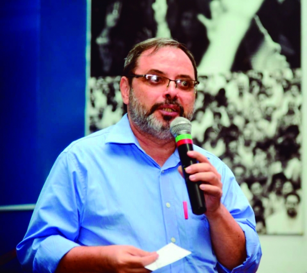  O presidente do Sindicato José Ferreira: PLR e ampliação da isenção no IR são fruto da mobilização da categoria