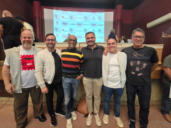 Na foto, dirigentes do Coletivo LGBTQIA+.