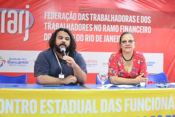 Os diretores do Sindicato, Rodrigo Silva e Rita Mota (também da CEBB), dirigem os debates sobre mulher e juventude.
