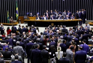 Bolsonaro usa na Câmara dos Ddeputados política do toma lá, dá, cá, para aprovar a reforma