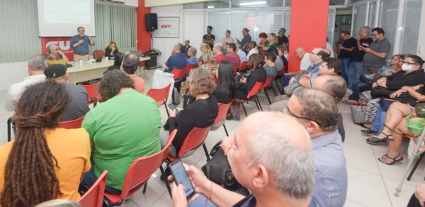 O Sindicato do Rio realizou uma plenária presencial na CUT-RJ, antes da votação virtual da assembleia para ratificar a aprovação da minuta aprovada na Conferência Nacional