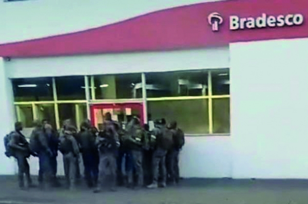 Bradesco atende  solicitação do Sindicato  e protege bancários da Penha