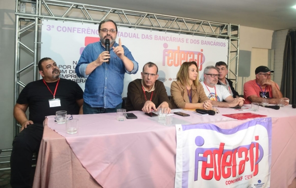 José Ferreira defendeu a proposta de reforma sindical entregue pelos trabalhadores ao governo Lula. Adriana Nalesso saudou o êxito da Conferência Estadual