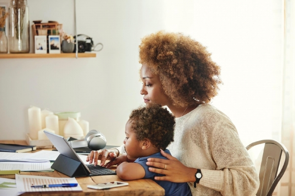 MULTIFUNÇÃO - Conciliar o trabalho em casa com as atividades nos lares, o convívio com a família e a privacidade são desafios do home office, especialmente para as mulheres