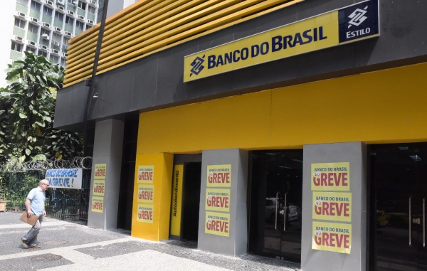 Greve dos funcionários no Rio, na Campanha Salarial 2024: sindicatos cobram valores remuneratórios condizentes com o que recebiam os caixas do Banco do Brasil 