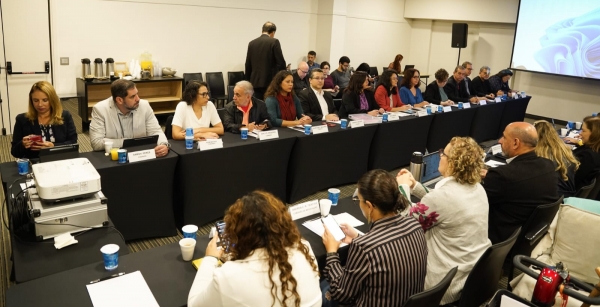O Comando Nacional dos Bancários na mesa com a Fenaban debateu a Igualdade de Oportunidades. À esquerda, a presidenta da Federa-RJ, Adriana Nalesso 