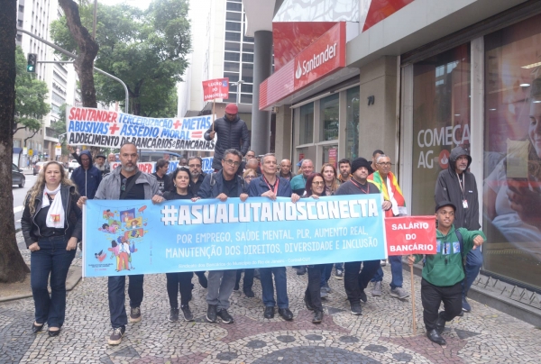 O Sindicato realizou protestos na última segunda-feira (26), no Centro do Rio. Agora é a vez da categoria participar do tuitaço