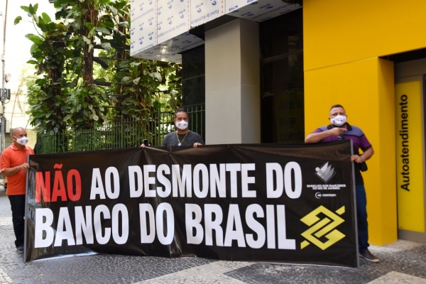 Protestos no Dia Nacional de Luta agitaram agências e denunciaram governo pelo desmonte do Banco do Brasil