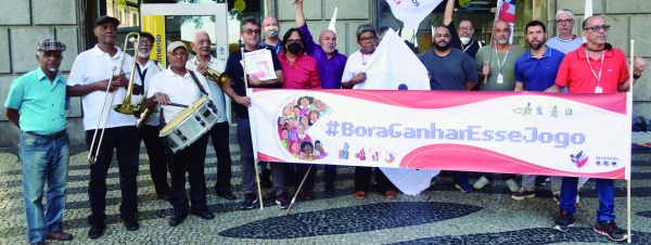 Caravana realizada na última quinta-feira (7). Dirigentes sindicais percorrem agências para divulgar a campanha salarial e convocam os bancários e bancárias a participarem das atividades de luta