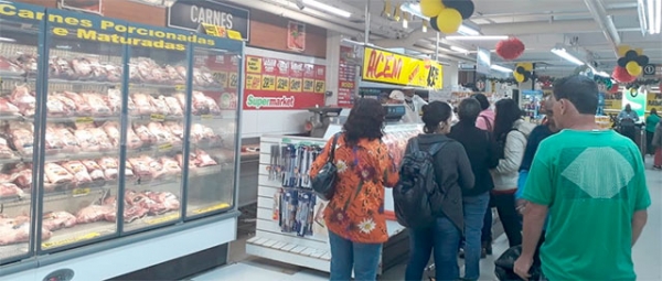 DÁ PARA BAIXAR MAIS - O consumidor já começa a perceber uma queda no preço da carne, mas os supermercados podem reduzir bem mais com a diminuição do preço da arrouba vendida pelos produtores rurais 