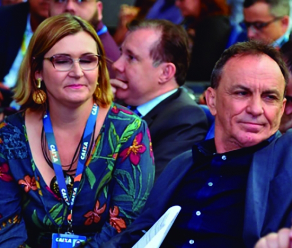 Rita Serrano e Paulo  Matileti durante evento em  defesa da Caixa 100% Pública. 