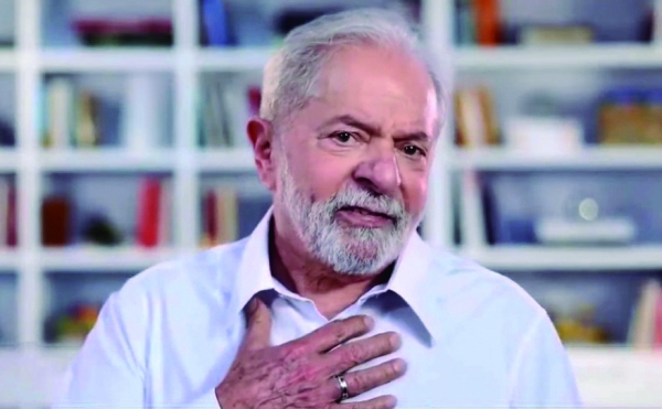Lula criticou o fechamento de agências, as demissões de bancários e a redução de crédito