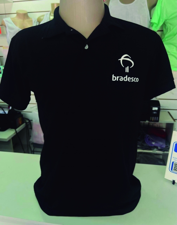 Bradesco constrange bancários a comprar camisas utilizadas como uniforme às sextas-feiras