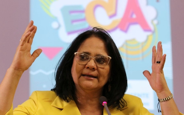 A ex-ministra Damares Alves, senadora eleita, espalhou informações de uma grave denúncia de crimes sexuais contra crianças no Pará, mas não apresentou provas e admite que ouvir falar dos casos &quot;na rua&quot;